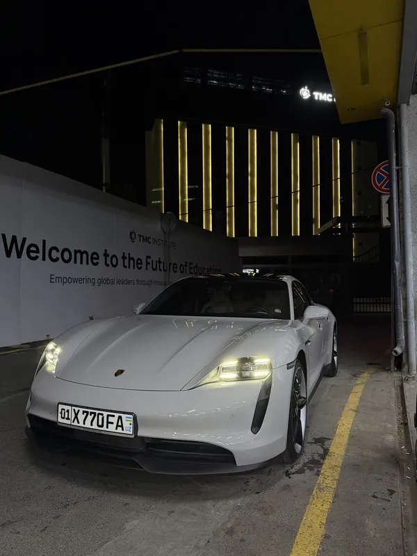 Porche taycan 2022