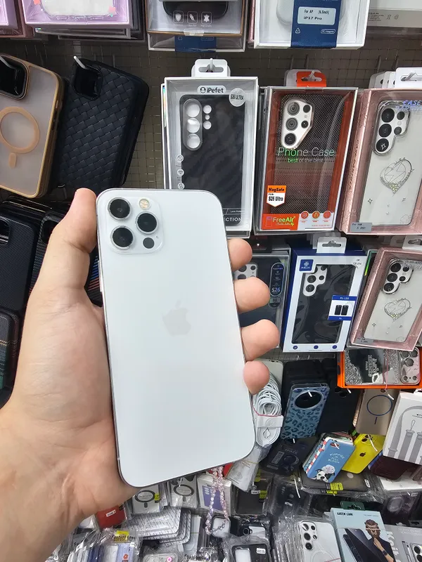 iphone 12 pro white