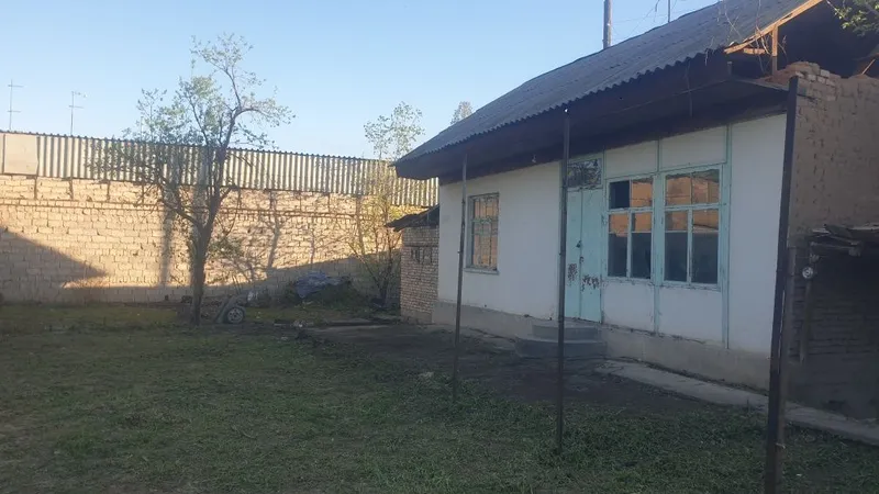 Уй сотилади йр хисобида 1 сотих 21000 дан