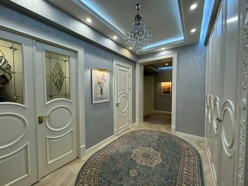СРОЧНО ПРОДАЁТСЯ квартира 4/5/8 в новостройке ул.Чехова Кафе БОН — фото 1
