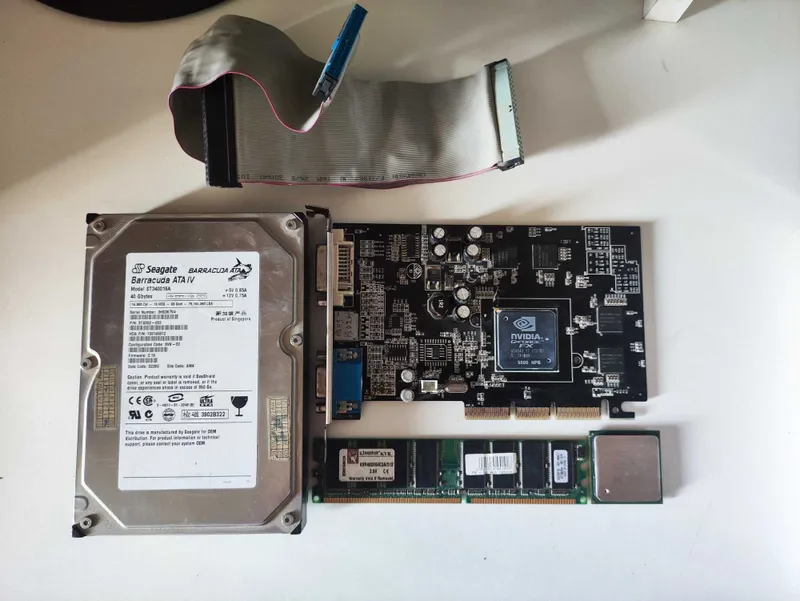 Комплект для ПК (Celeron 1.7 GHz, FX5500, DDR1 512MB, рабочий HDD) 1