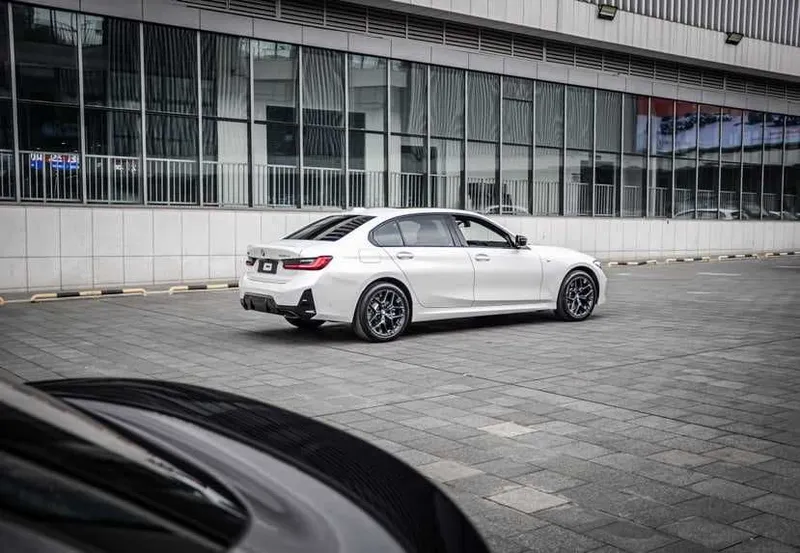 BMW 3 Series 330Li M Sport Night Package — фото 4
