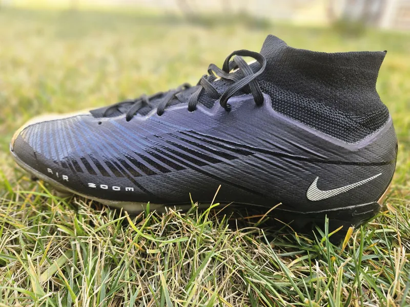 Nike butsi chorniy