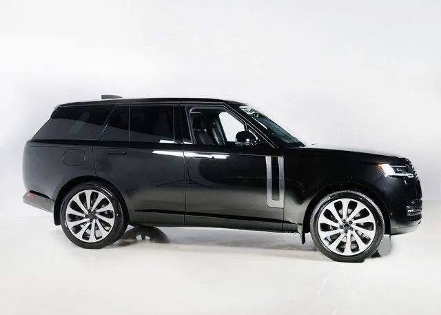 Range Rover P530 SWB SE 2025/10 3 Range Rover P530 SWB SE 2025/10 3