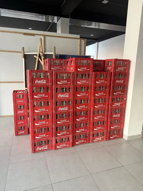 Coca cola tara sotiladi 130 ta bor Coca cola tara sotiladi 130 ta bor