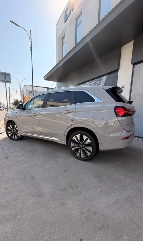 Dongfen e-5 plus рестайлинг 2026 4