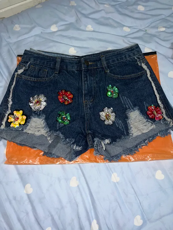 Jensi shortik 4