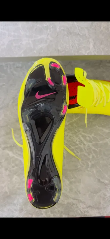 Nike Mercurial Vapor X sotiladi