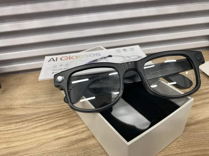 AI Glasses vear achki 4