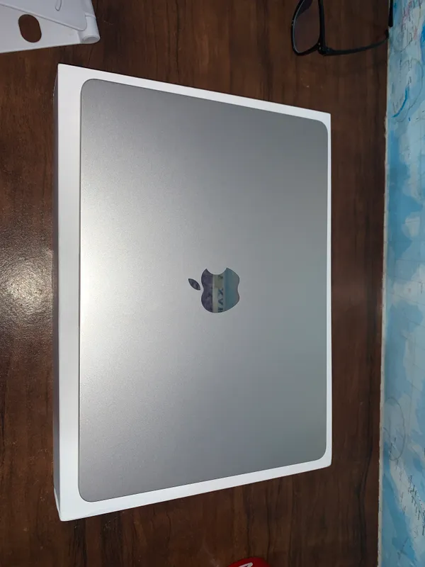 Mac Book Air13.6  M2 256/16 99%yomks