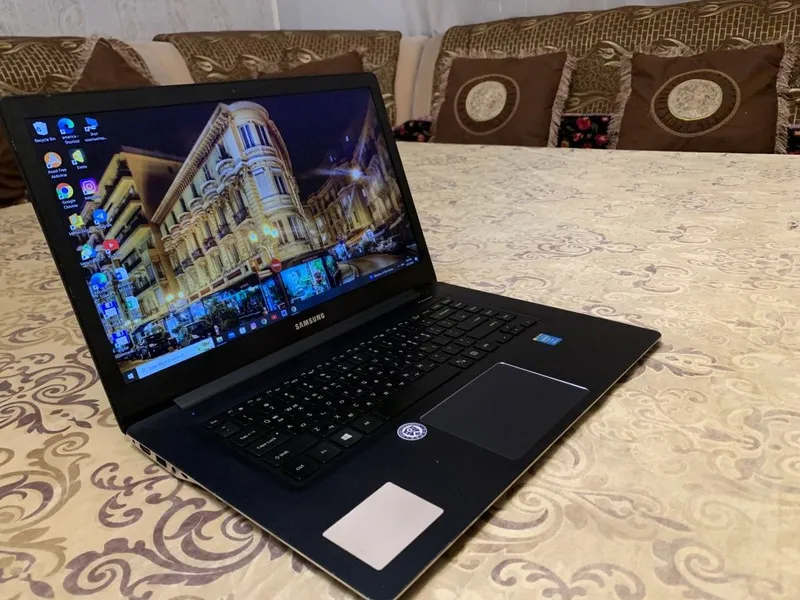Notebook Core i7 holati tiniq — фото 5