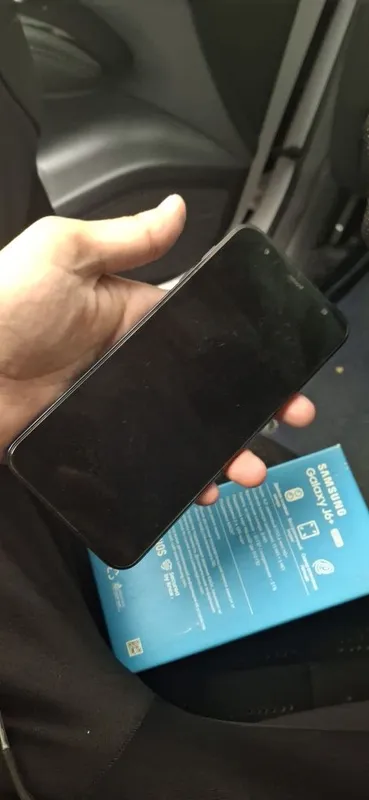 Samsung J6 plus holati yaxshi, xotinim foydalangan, qutisi, hujjatlari bor 1 Samsung J6 plus holati yaxshi, xotinim foydalangan, qutisi, hujjatlari bor 1