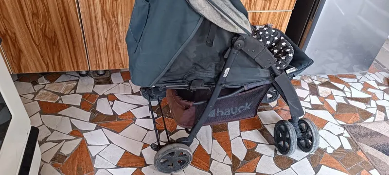 Продаю детскую Коляску hauck 7
