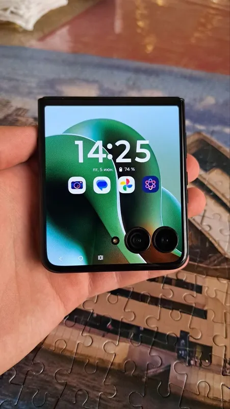Motorola Razr 60 Ultra (16 ГБ / 1 ТБ) — фото 1