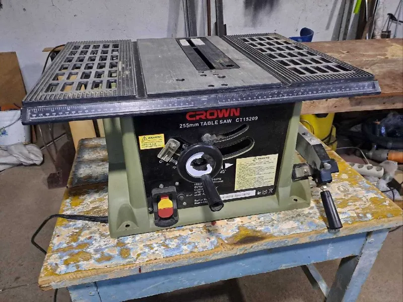 циркулярная пила CROWN 255 mm CT 15209 2