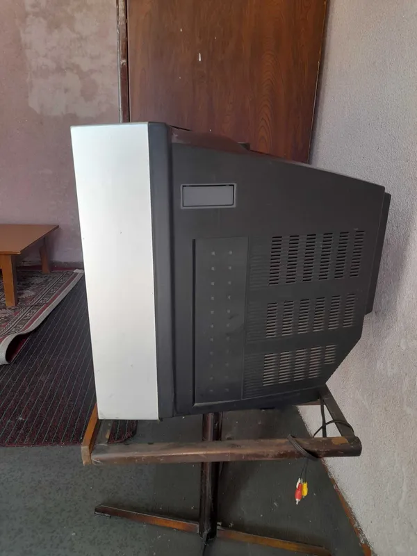 Продаю телевизор LG Flatron 3