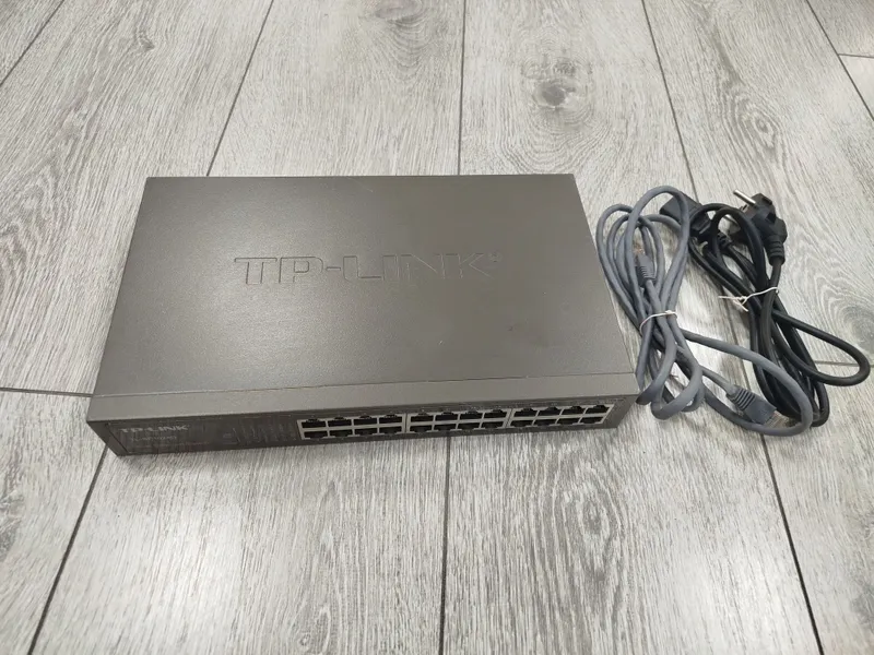 TP-LINK TL-SF1024D 24 talik swich sotiladi 2 TP-LINK TL-SF1024D 24 talik swich sotiladi 2