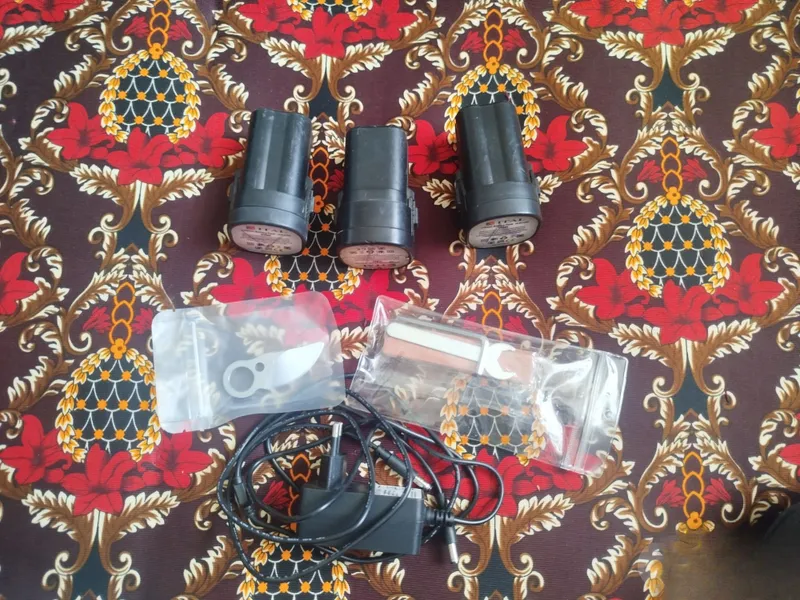 ITAL elektr sekator 3 ta akkumulyator bilan 3 ITAL elektr sekator 3 ta akkumulyator bilan 3