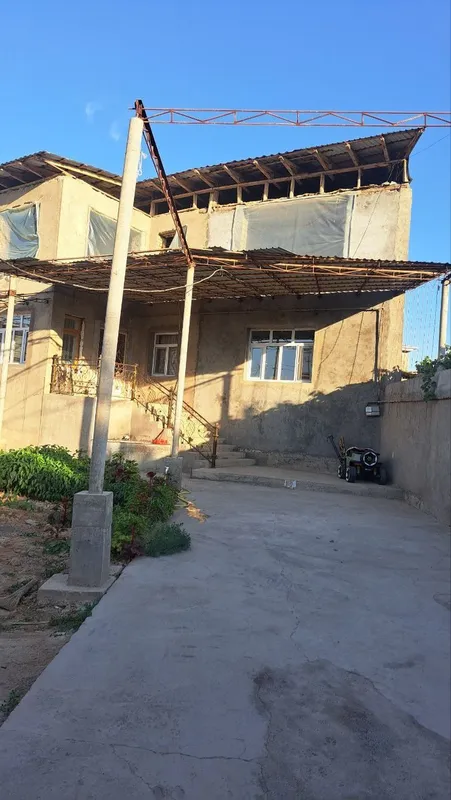 Uy sotiladi 2 etajli 10 Uy sotiladi 2 etajli 10