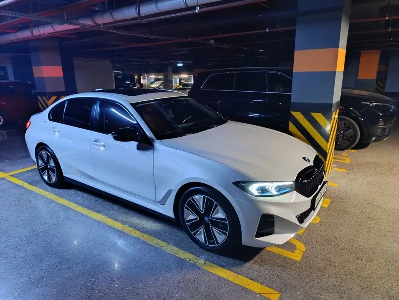 Oq BMW i3 40L Night Sport sotiladi uzimniki 4 Oq BMW i3 40L Night Sport sotiladi uzimniki 4