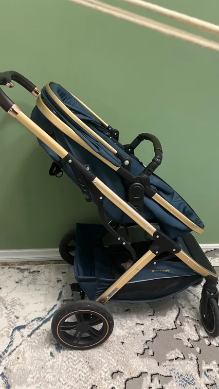 Продаётся коляска Ining baby 5 Продаётся коляска Ining baby 5