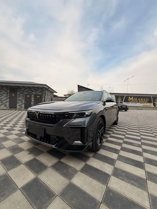 Voyah Free Hybrid 318km 4WD 2025 Naxt Va Halol nasiya savdo Voyah Free Hybrid 318km 4WD 2025 Naxt Va Halol nasiya savdo