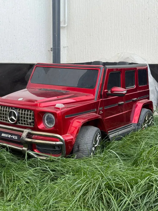 Bolalar uchun Mercedes Gelik elektromobil