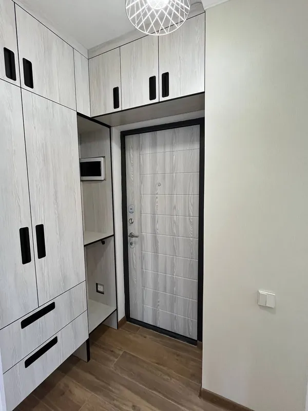продаю свою квартиру на ЧилГ9а, ИнЯз ,напр чил9кв. 4