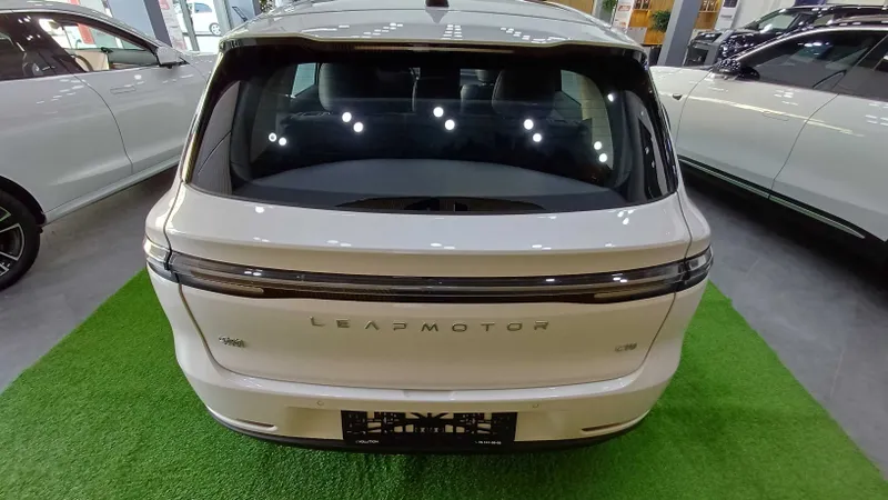 Leapmotor C10 REEV Full Komplektatsiya, Oq Rang, 0 km 5