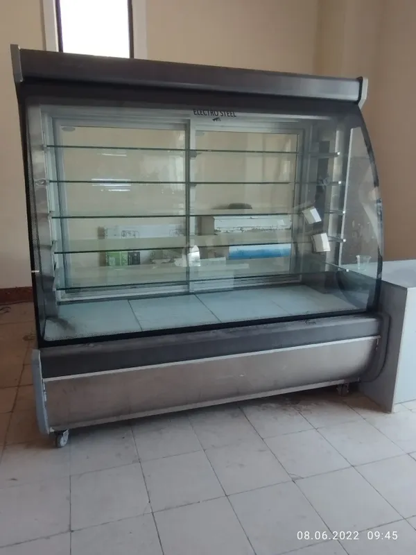 Продаеться холодильник витрина ELEKTRO STEEL