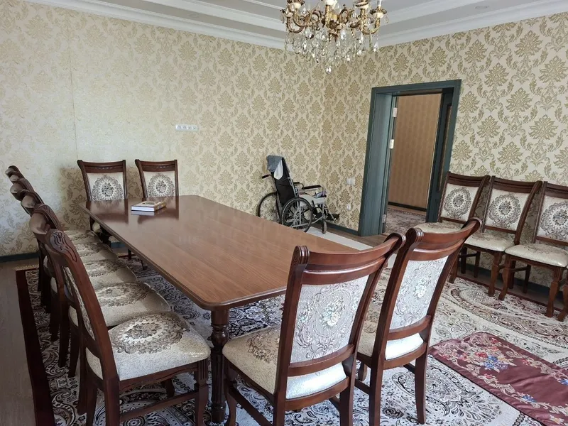Стол 120/280 стули 14 тали