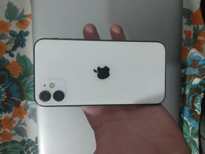 iPhone 11 2