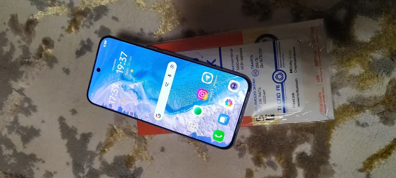 Tecno 40 pro 8+8/256 3