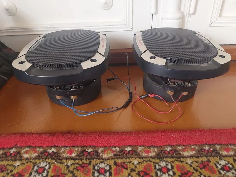 Pioner v3 ... .. 2 Pioner v3 ... .. 2