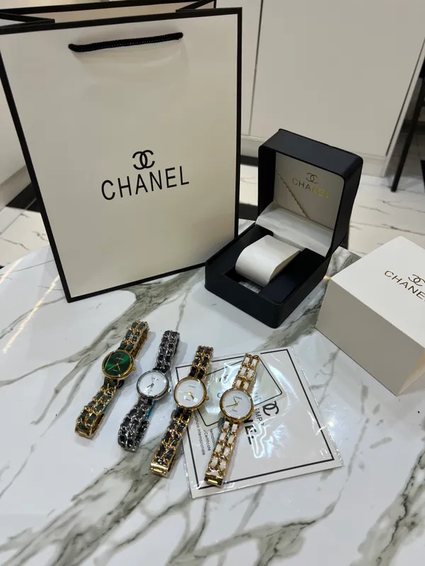 Часы CHANEL 4
