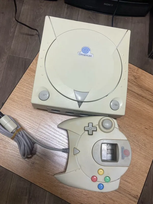 Sega Dreamcast + ( GDEMU )