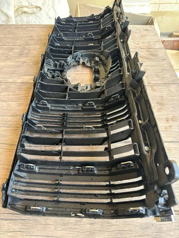 Решетка радиатора TOYOTA PRADO 150 — фото 5