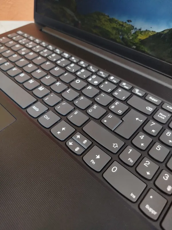 Продается Ноутбук Lenovo — фото 1