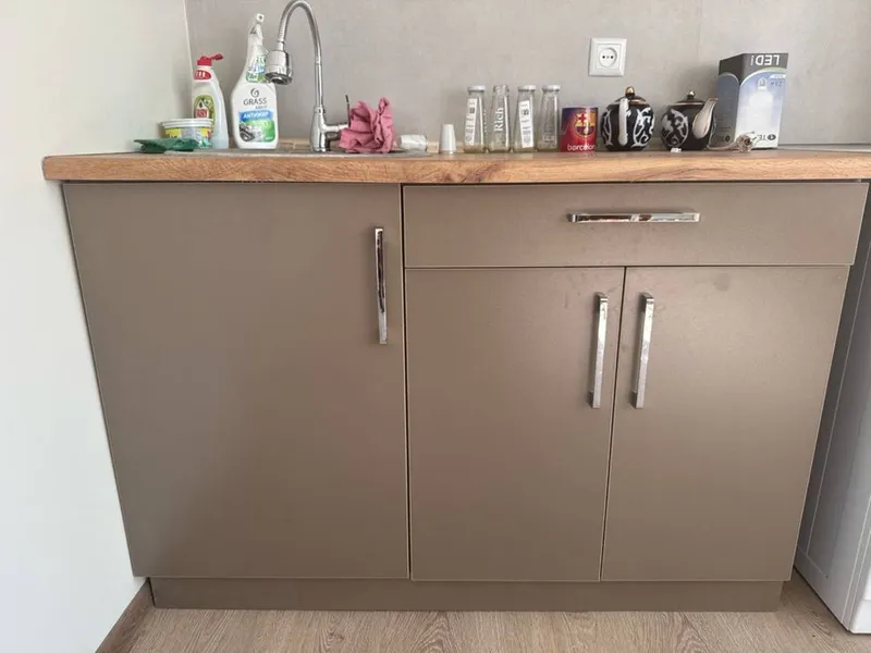 кухонная мебель со смесителем 1