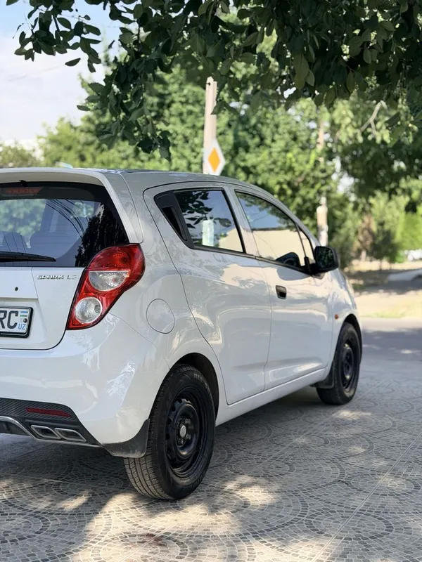 spark sotiladi 2010 yil tozza 219000 km Gaz 4 yevro 3 spark sotiladi 2010 yil tozza 219000 km Gaz 4 yevro 3