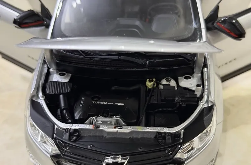 Chevrolet Equinox в масштабе 1:18 для коллекционеров 2 Chevrolet Equinox в масштабе 1:18 для коллекционеров 2