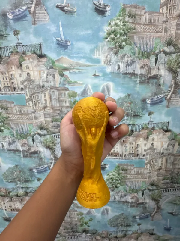 Фигурка из 3D принтра кубок чм мира маленький — фото 1