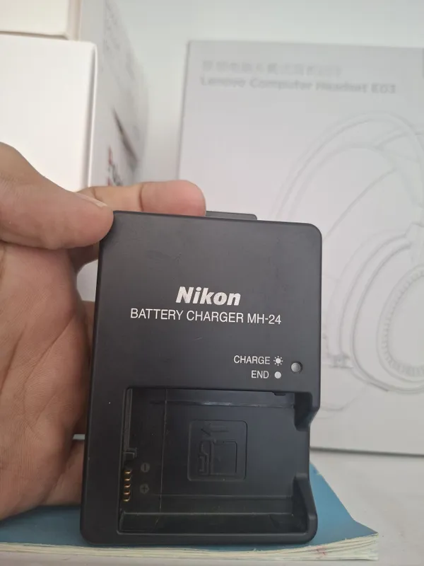 Nikon zaryadnik sotiladi