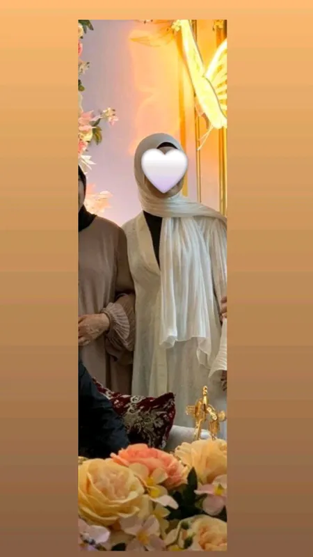 1 marta kiylgan Abaya ustidi Ichida yengi kalta 1 marta kiylgan Abaya ustidi Ichida yengi kalta
