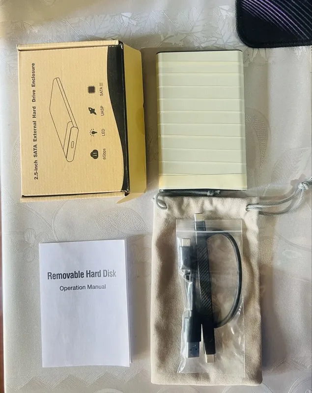 Tashqi HDD 1 TB + kabellari + chexolchasi bilan — фото 2
