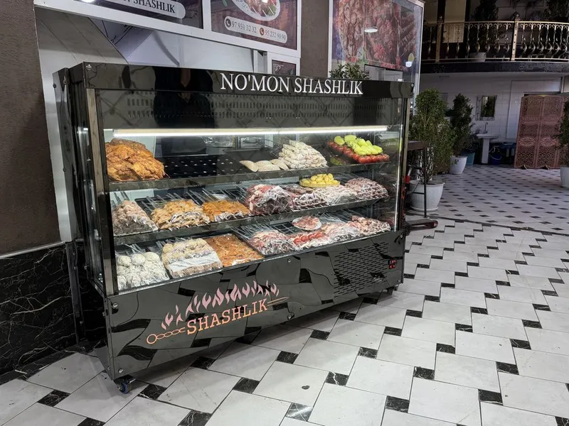Shashlik uchun vetrina xaladelnik