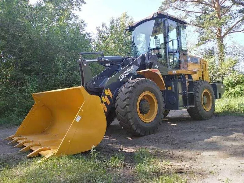 Фронтальный погрузчик XCMG LW300FN,LW300KN(В наличии) — фото 3