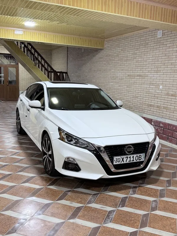 Nissan Altima американка 2.0 vc-turbo