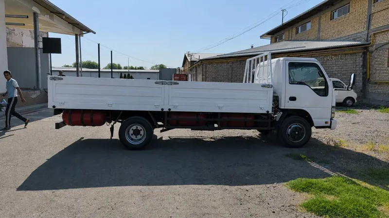 Исузи (Isuzu) Сотилади 3 Исузи (Isuzu) Сотилади 3