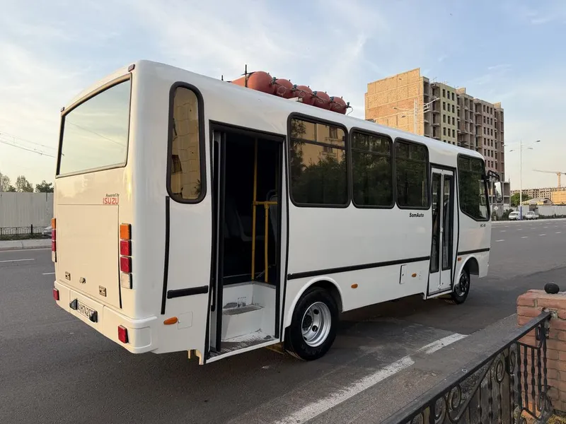 Isuzu sotiladi 2016. Avtobus — фото 2